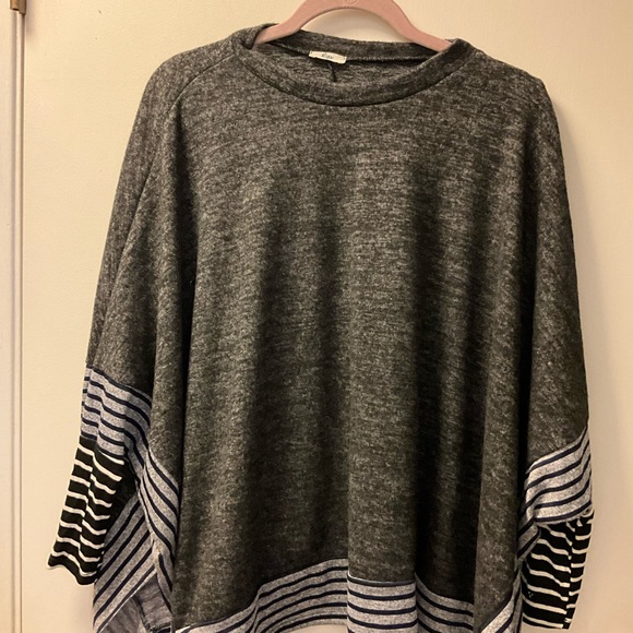 Eloges Poncho Tunic w/Stripe Trim  | EGS Size Small - Picture 4 of 8